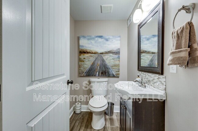 Building Photo - 1406 Lillian St