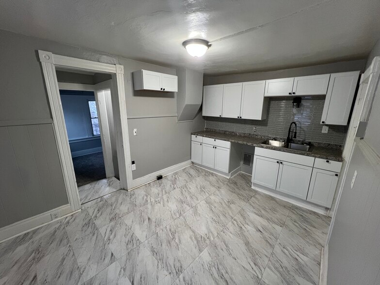 Kitchen - 101 Superior St