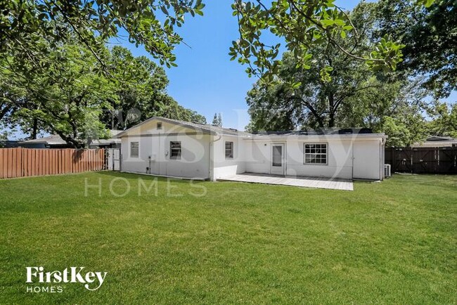 Building Photo - 5321 Hillside Dr
