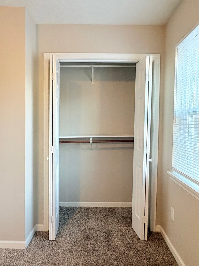 Building Photo - 1956 Sandra St