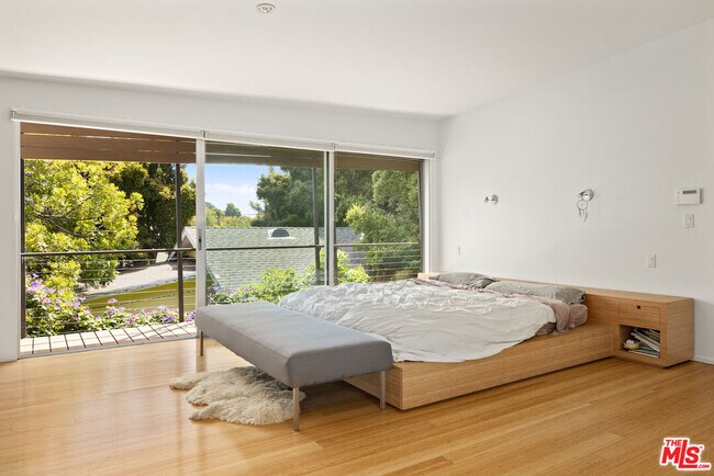 Building Photo - 710 Milwood Ave