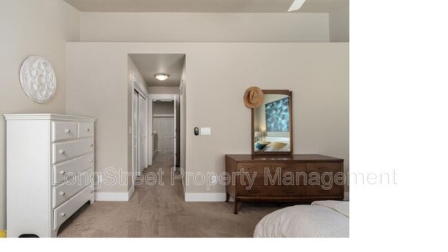 Building Photo - 3058 SE 50th Ave