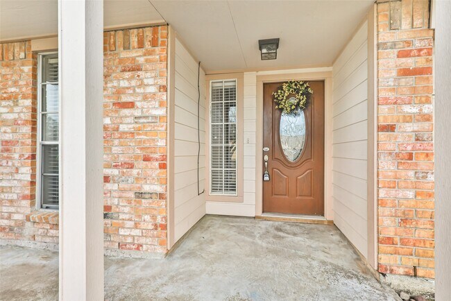 Building Photo - 7214 Dogwood Trail Dr