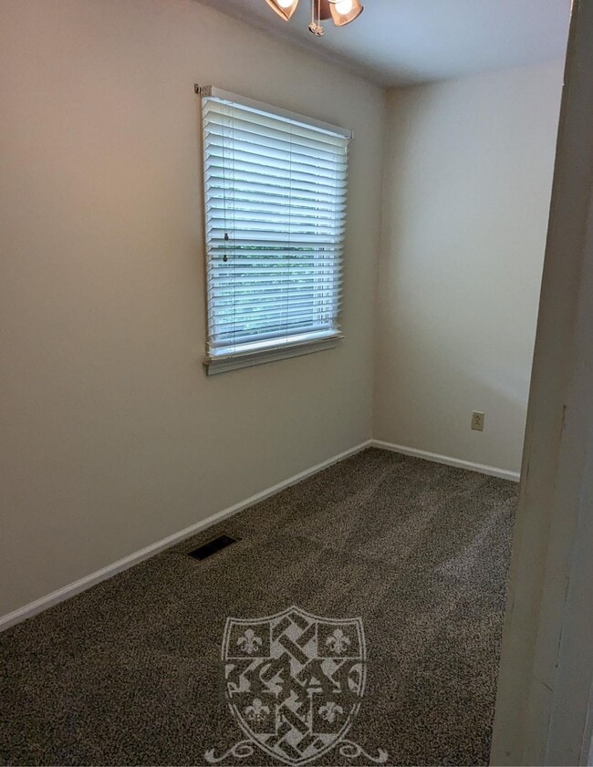 Building Photo - 1101C Biltmore Dr