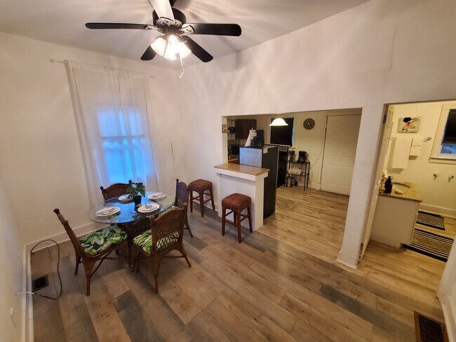 Building Photo - Furnished, Cozy Stay in the Arts District