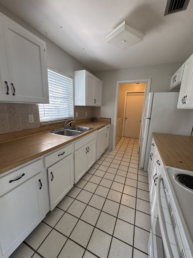 Building Photo - Adorable 2 Bedroom 2 Bath home in St. Augu...