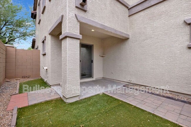 Building Photo - 2581 S Penrose Dr