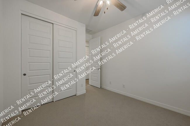Building Photo - 5938 N 90th Dr