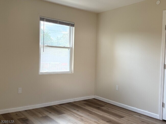 Building Photo - 14 US-206