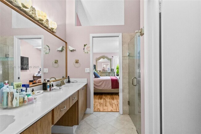 Building Photo - 7464 Pinewalk Dr S