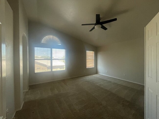 Building Photo - 922 N Sicily Dr