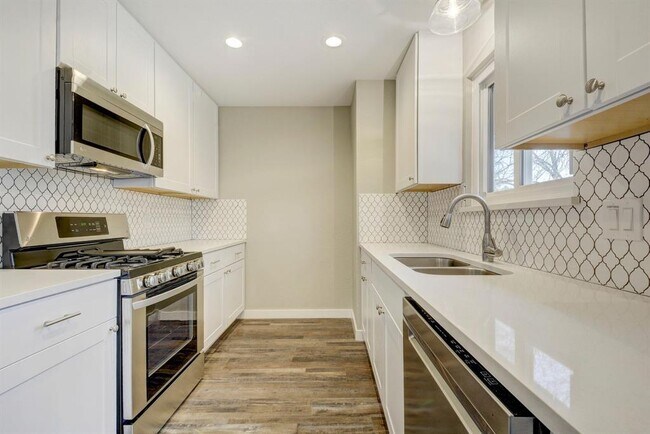 Building Photo - 2522 Carlow Dr