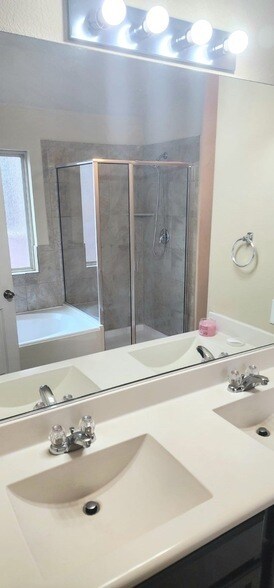 Building Photo - 1209 Nocona Dr