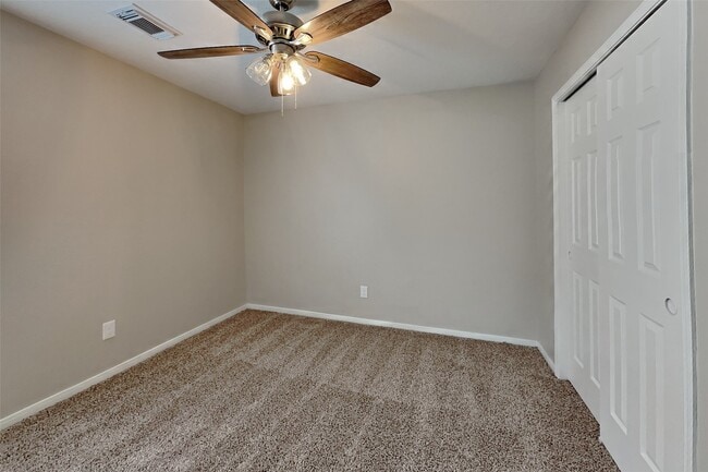 Building Photo - 15323 Fir Woods Ln