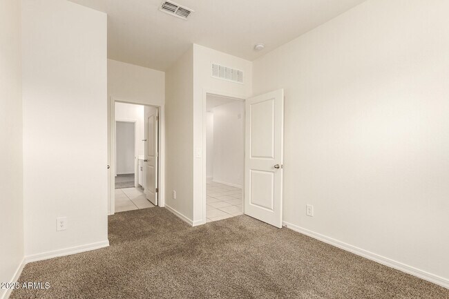 Building Photo - 9621 W Agora Ln
