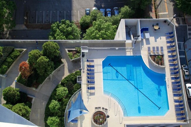 Rooftop Pool - 860 Peachtree St NE