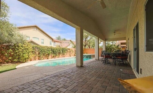 Building Photo - Welcome to this stunning 3-bedroom, 2.5-bathroom home located in the desirable city of Las Vegas!