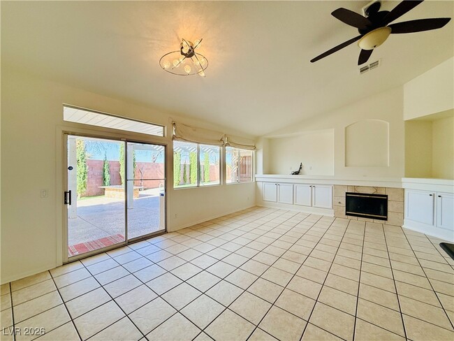 Building Photo - 2547 Serenity Hollow Dr