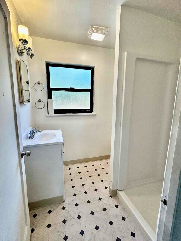 Building Photo - 2847 Coloma St