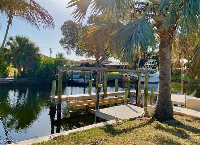 Building Photo - 5213 SW 2nd Pl