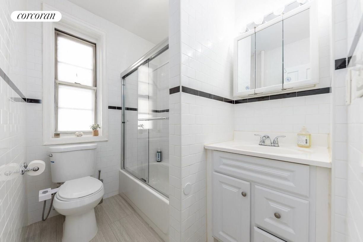 Building Photo - 1075 Grand Concourse