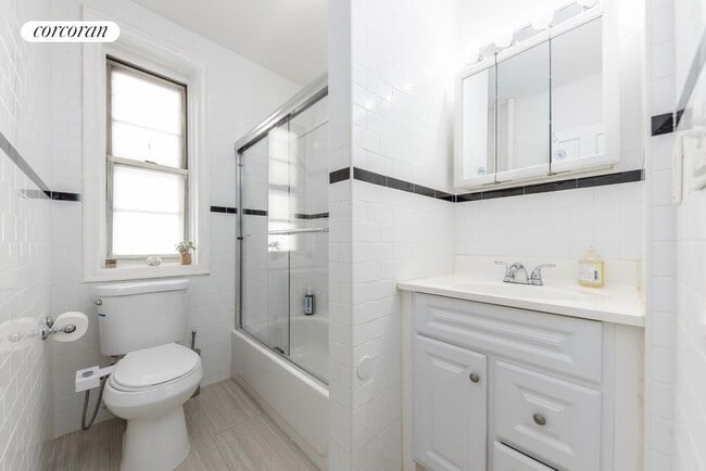 Building Photo - 1075 Grand Concourse