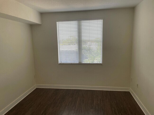 Building Photo - 1830 Radius Dr