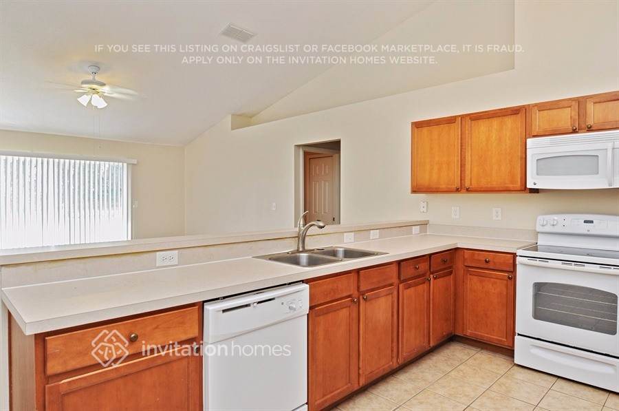 Building Photo - 656 Hatchwood Dr