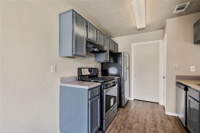 Building Photo - 1220 Orchard Park Cir