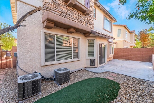 Building Photo - 7013 Whipple Manor St