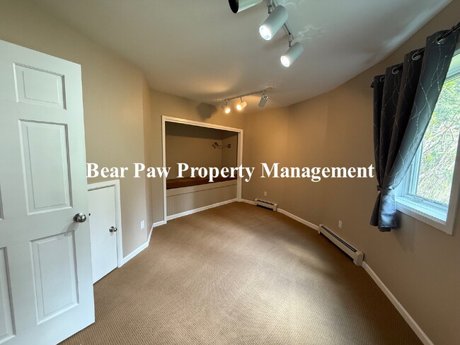 Building Photo - Beautiful Home in Riva Chase!