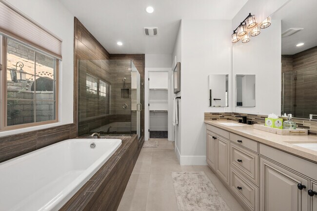 Building Photo - 80450 Platinum Wy