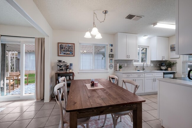 Building Photo - 12114 Stoney Bend St