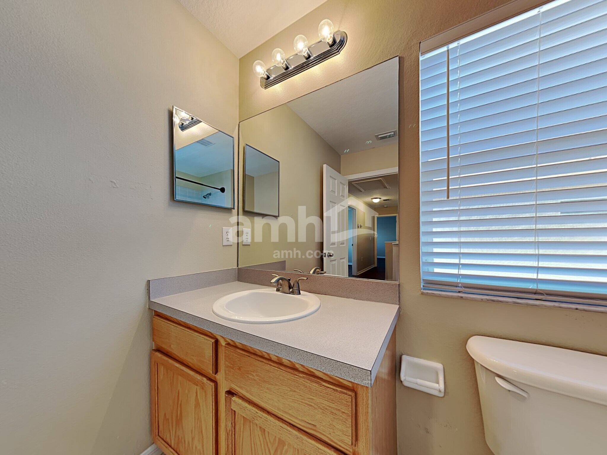 Building Photo - 10910 Lakeside Vista Dr