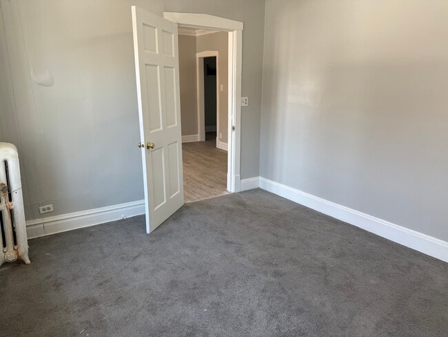 Building Photo - 2537 W 63rd St