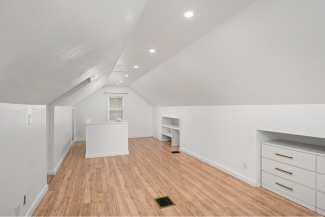 Building Photo - 1234 Watson Ave