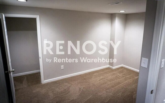Building Photo - Spacious 4-Bedroom Duplex Near Anschutz Medical Campus – Available Now!