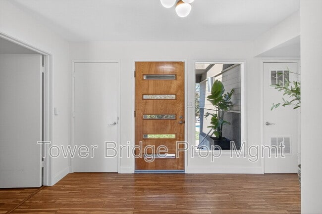Building Photo - 3937 Orangewood Dr