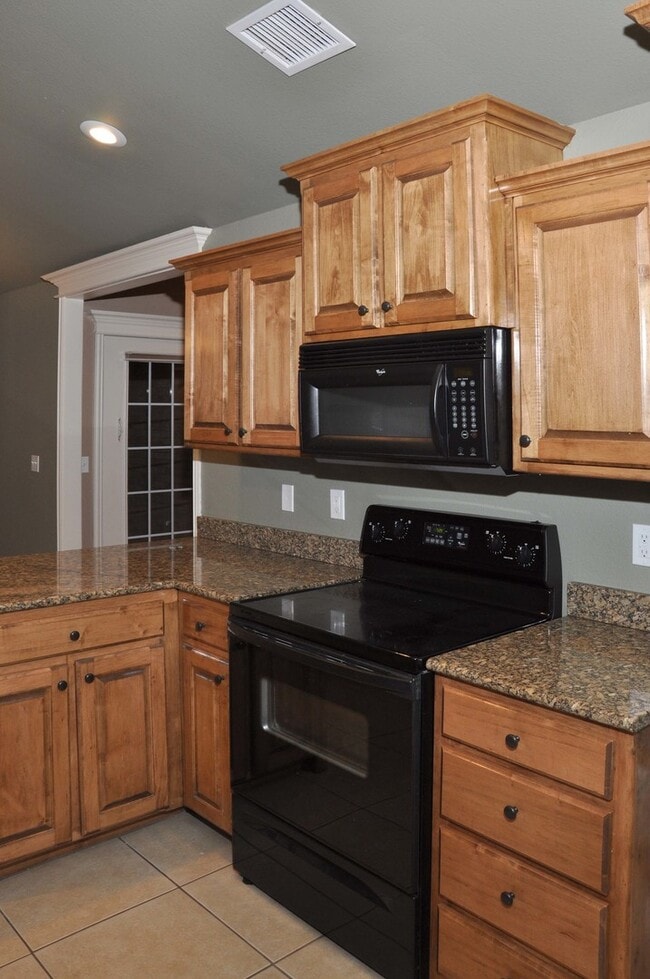 Building Photo - 8102 Vail Drive