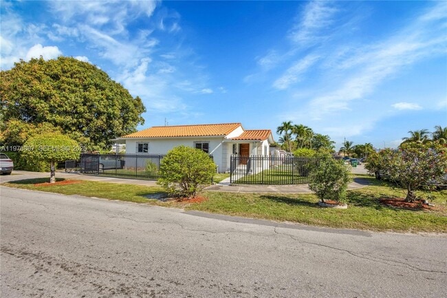 Building Photo - 150 SW 58th Ave