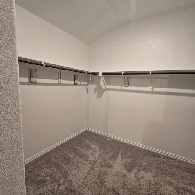 Building Photo - 1112 Spectra Dr