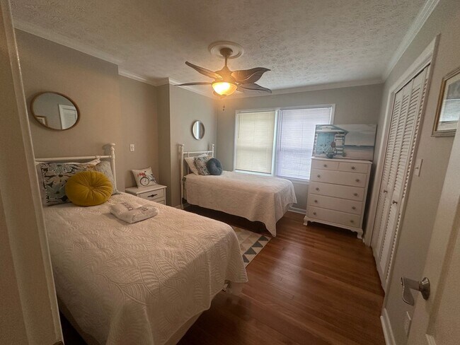 Building Photo - Call Amanda Tate at 757-289-6810 for more information