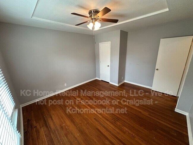 Building Photo - 3633 Central St