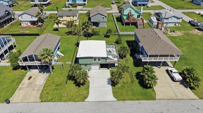 Building Photo - 4031 Panola Dr