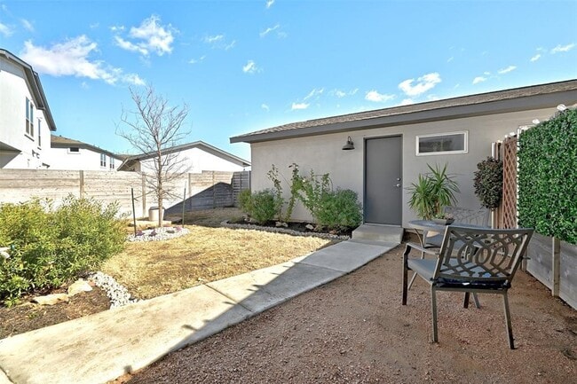 Building Photo - 5309a Baythorne Dr