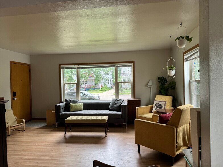 Building Photo - 1207 Jenifer St