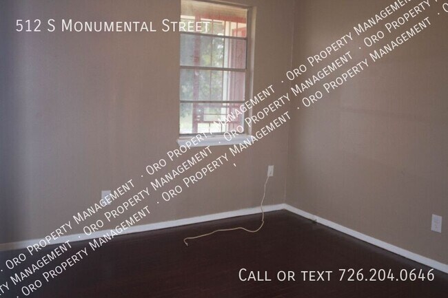 Building Photo - 512 S Monumental St