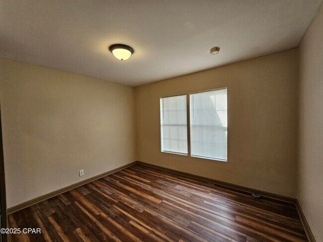 Building Photo - 1814 Arthur Ave