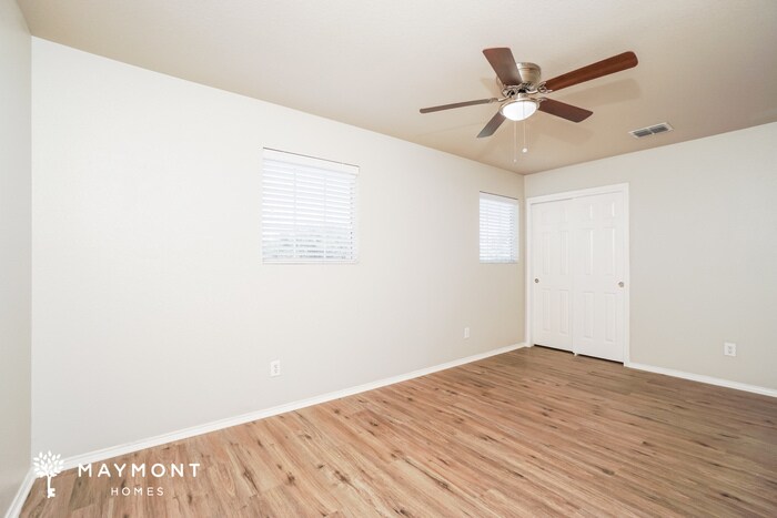 Building Photo - 349 Willow View