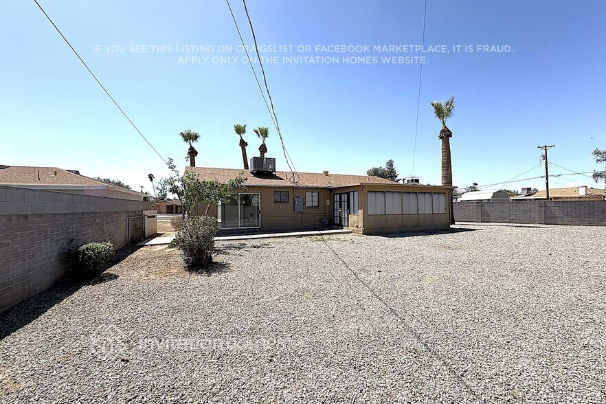 Building Photo - 1944 W Gardenia Dr